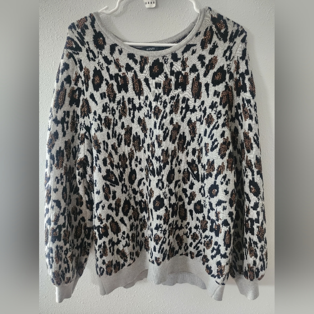 Alfani cheetah print sweater. Size XL